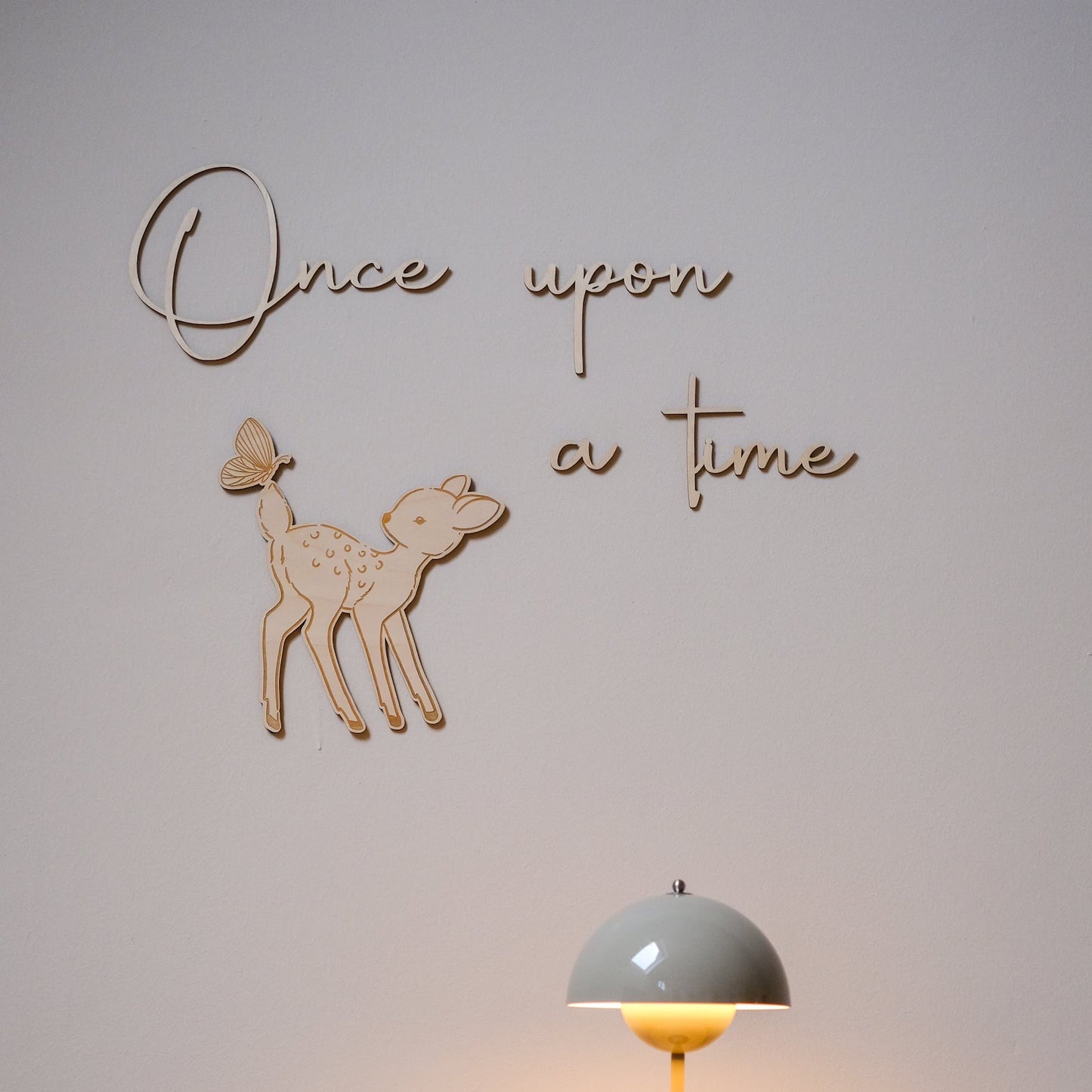 Schriftzug "Once upon a time" mit Bambi